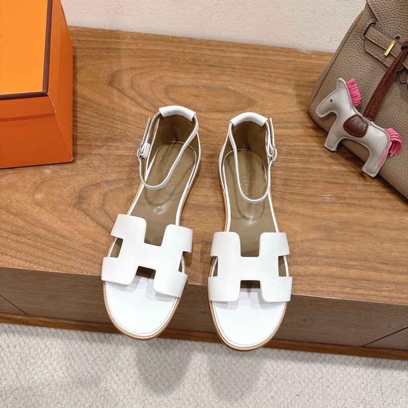 H**me5 sandals